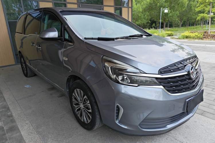 Used Buick GL8 2021 Land Cruiser Executive Class 652T Luxury Model Front Right 45 Deg