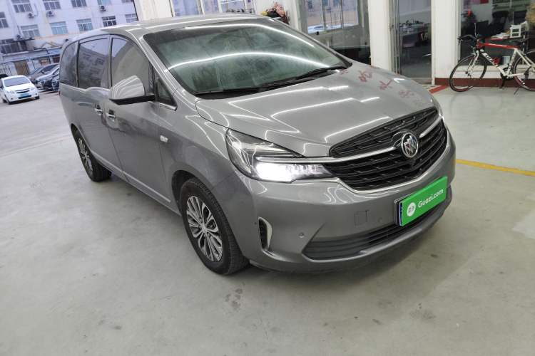 Used Buick GL8 2021 Land Cruiser Executive 652T Premium Model Front Right 45 Deg