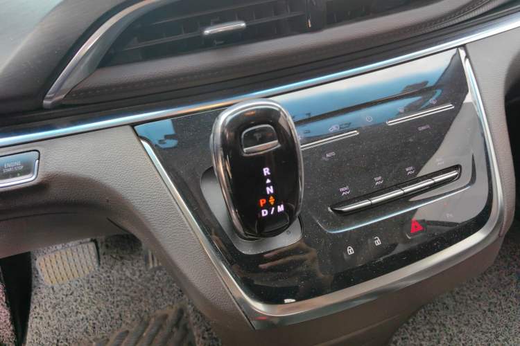 Used Buick GL8 2021 Land Cruiser Executive Class 652T Luxury Model Gear Lever