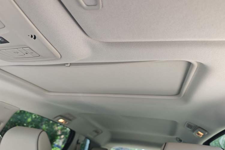 Used Buick GL8 2021 Land Cruiser Executive Class 652T Luxury Model Headliner
