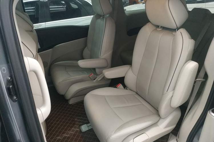 Used Buick GL8 2021 Land Cruiser Executive Class 652T Luxury Model Interior 4