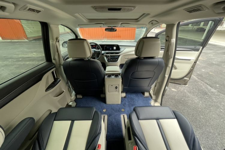 Used Buick GL8 2021 ES Landtrek 653T Comfort Edition Interior 4