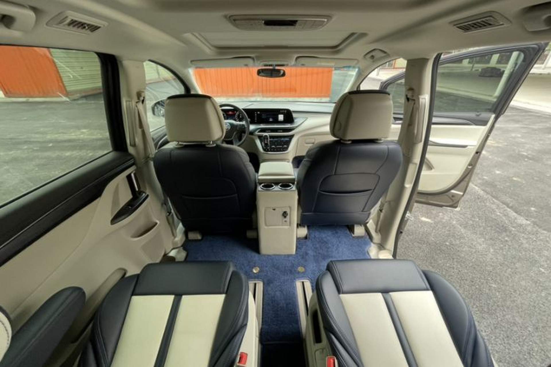 Used Buick GL8 2021 ES Landtrek 653T Comfort Edition Interior 4