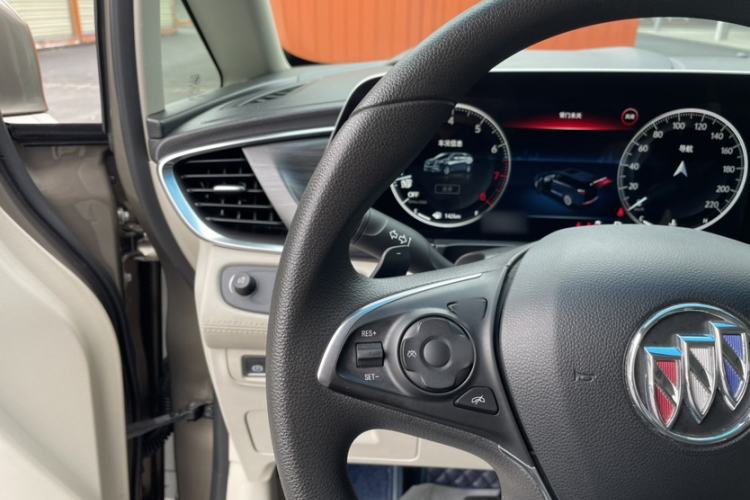 Used Buick GL8 2021 ES Landtrek 653T Comfort Edition Interior 8