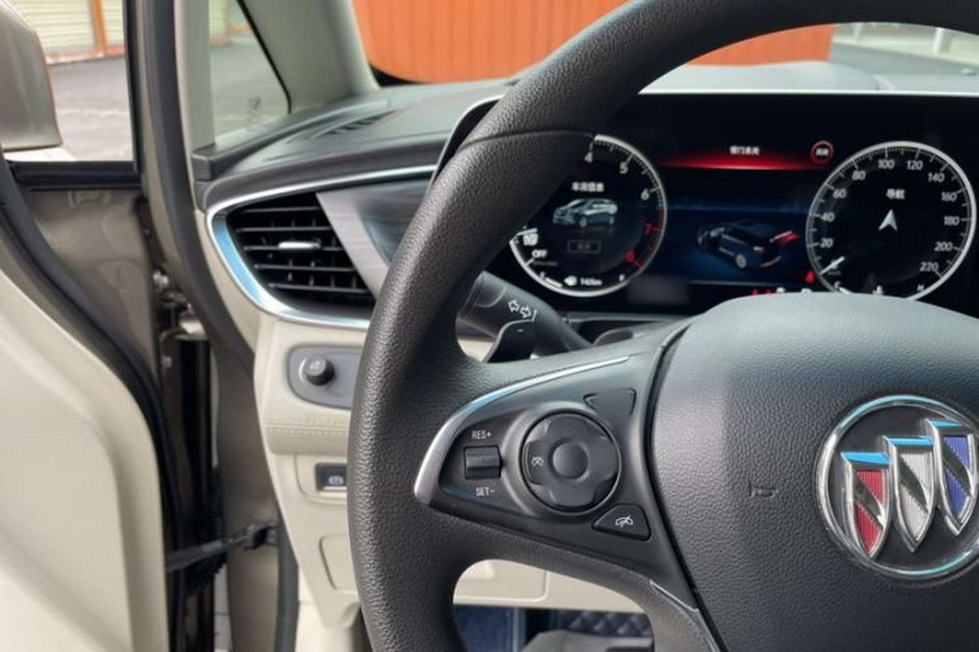 Used Buick GL8 2021 ES Landtrek 653T Comfort Edition Interior 8