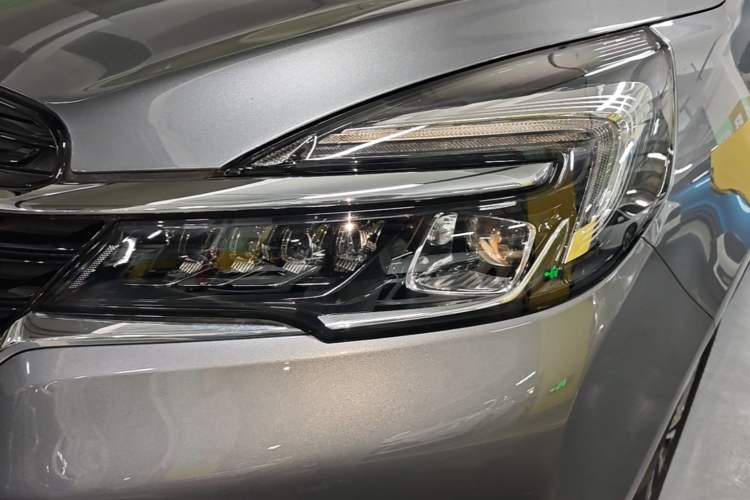 Used Buick GL8 2021 Land Cruiser Executive Class 652T Luxury Model Left Front Headlight
