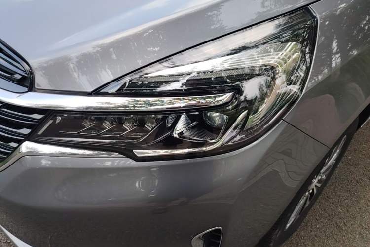 Used Buick GL8 2021 Land Cruiser Executive Class 652T Luxury Model Left Front Headlight