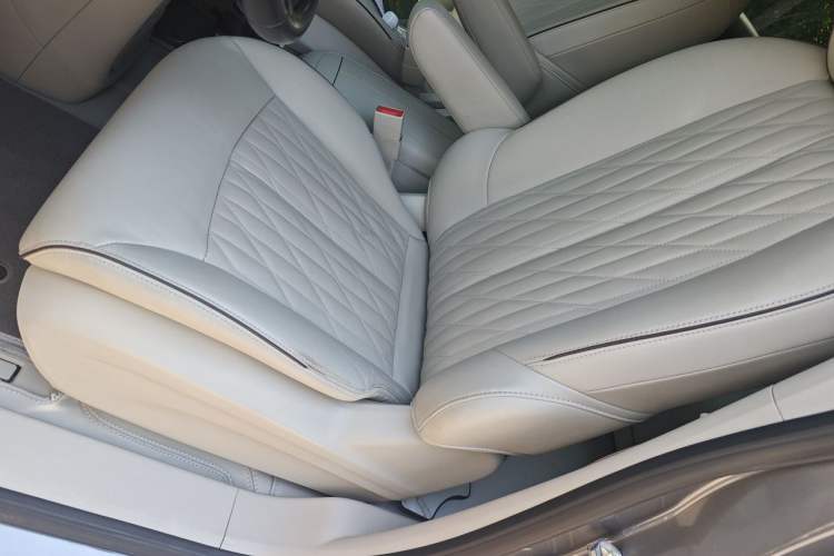 Used Buick GL8 2021 Land Cruiser Executive Class 652T Luxury Model Left Front Seat