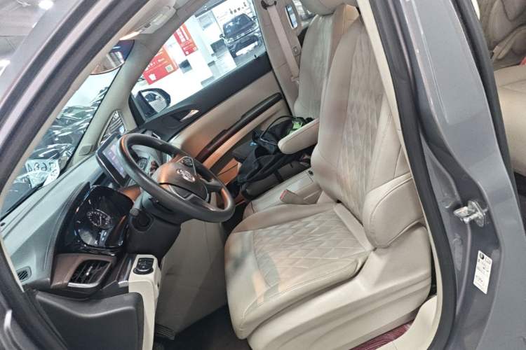 Used Buick GL8 2021 Land Cruiser Executive Class 652T Comfort Model Left Front Seat
