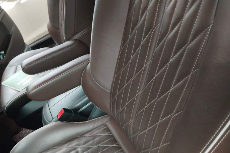 Used Buick GL8 2021 Land Cruiser Executive Class 652T Luxury Model Left Front Seat