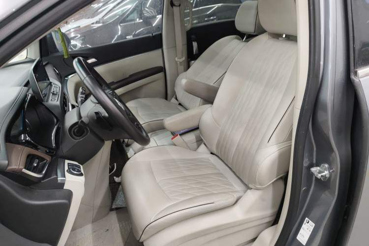 Used Buick GL8 2021 Land Cruiser Executive 652T Premium Model Left Front Seat