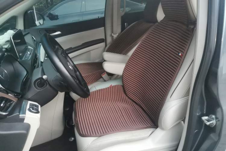 Used Buick GL8 2021 Land Cruiser Executive Class 652T Smart Luxury Model Left Front Seat