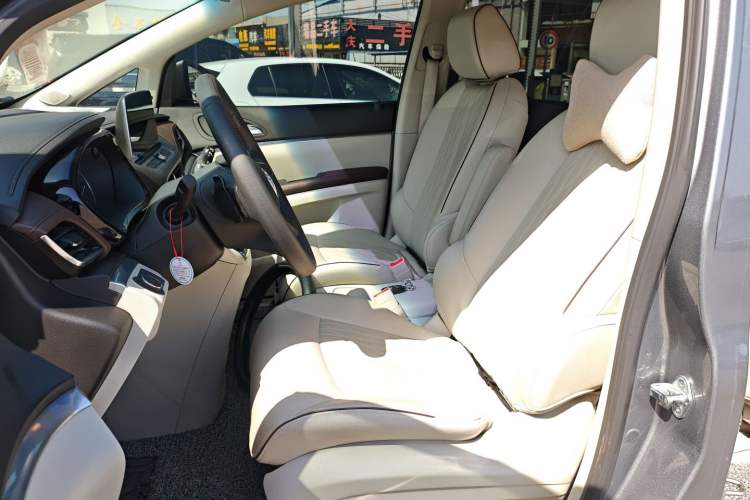 Used Buick GL8 2021 Land Cruiser Executive Class 652T Smart Luxury Model Left Front Seat