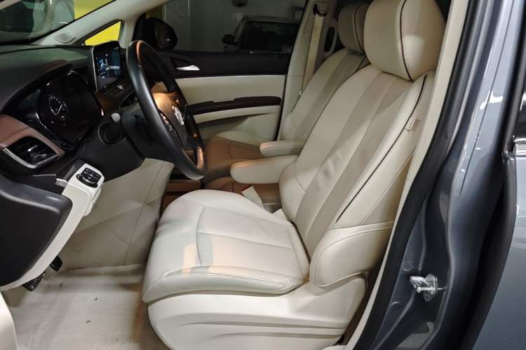 Used Buick GL8 2021 Land Cruiser Executive Class 652T Luxury Model Left Front Seat