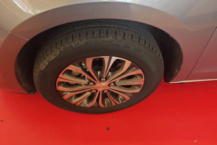 Used Buick GL8 2021 Land Cruiser Executive Class 652T Comfort Model Left Front Wheel Hub