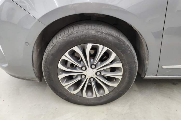 Used Buick GL8 2021 Land Cruiser Executive 652T Premium Model Left Front Wheel Hub