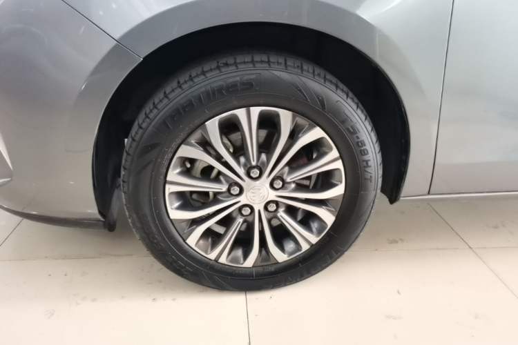 Used Buick GL8 2021 Land Cruiser Executive Class 652T Comfort Model Left Front Wheel Hub