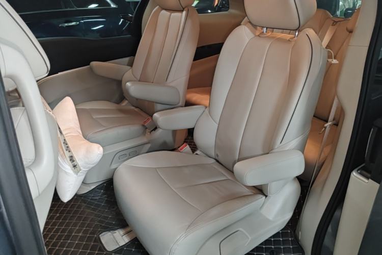 Used Buick GL8 2021 Land Cruiser Executive Class 652T Prestige Edition with Welfare Features Left Rear Seat