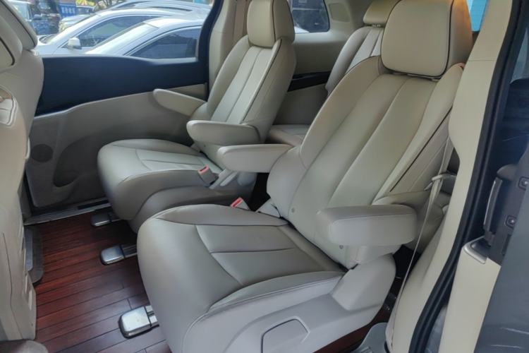 Used Buick GL8 2021 Land Cruiser Executive 652T Premium Model Left Rear Seat