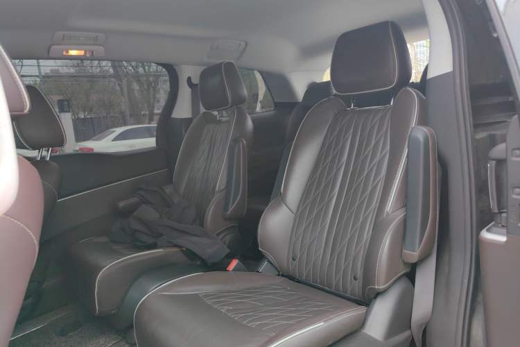 Used Buick GL8 2021 Land Cruiser Executive Class 652T Luxury Model Left Rear Seat