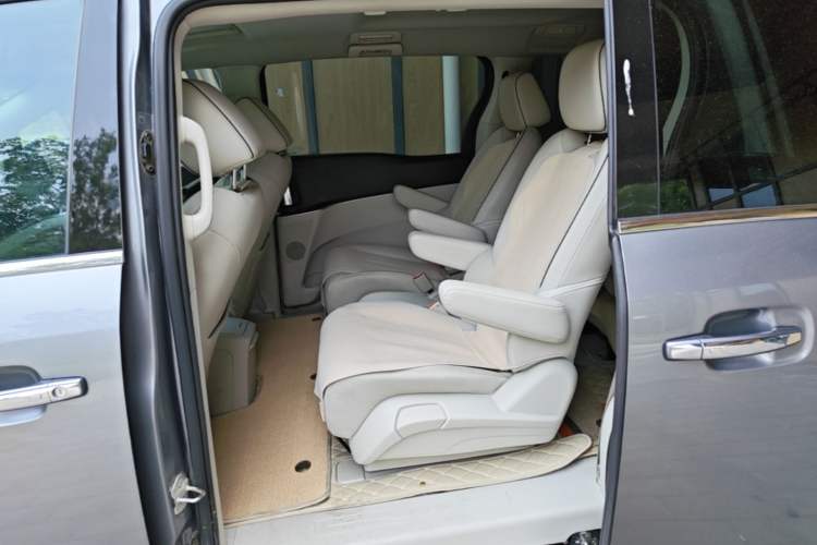 Used Buick GL8 2021 Land Cruiser Executive Class 652T Luxury Model Left Rear Seat
