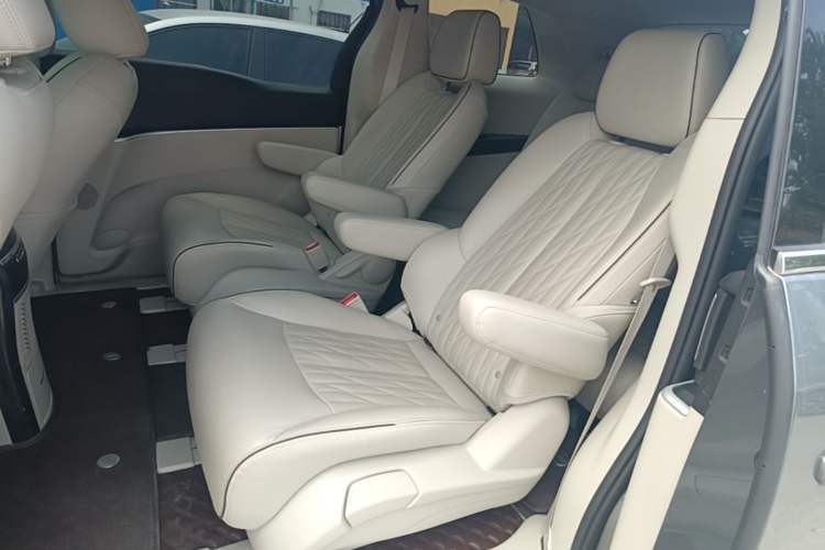 Used Buick GL8 2021 Land Cruiser Executive Class 652T Comfort Model Left Rear Seat