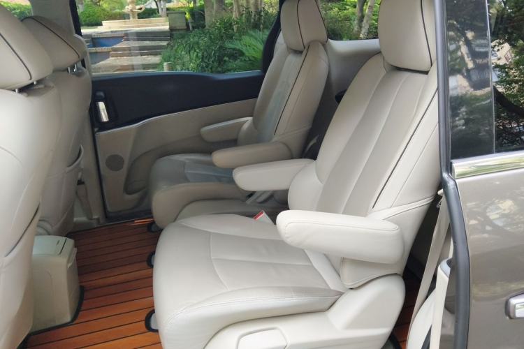 Used Buick GL8 2021 Land Cruiser Executive Class 652T Luxury Model Left Rear Seat