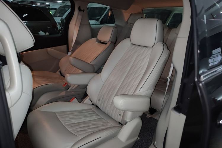 Used Buick GL8 2021 Land Cruiser Executive Class 652T Luxury Model Left Rear Seat
