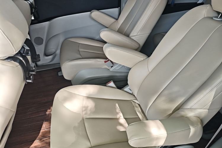 Used Buick GL8 2021 Land Cruiser Executive Class 652T Comfort Model Left Rear Seat