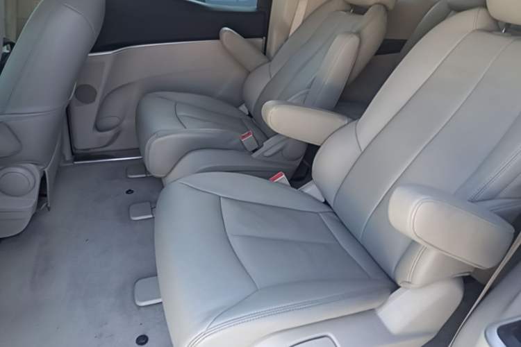 Used Buick GL8 2021 Land Cruiser Executive Class 652T Comfort Model Left Rear Seat