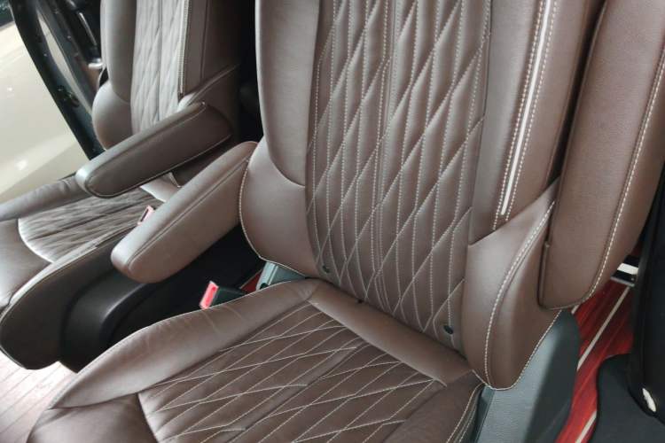 Used Buick GL8 2021 Land Cruiser Executive Class 652T Luxury Model Left Rear Seat