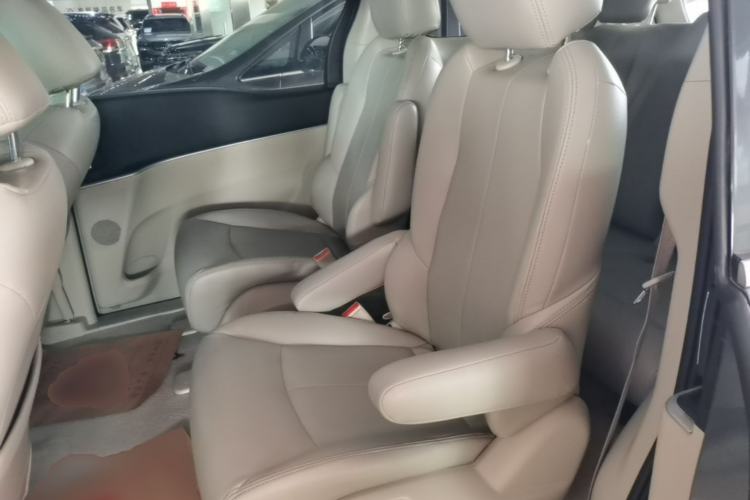 Used Buick GL8 2021 Land Cruiser Executive Class 652T Comfort Model Left Rear Seat