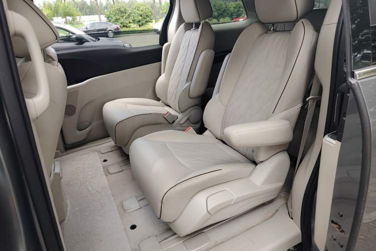 Used Buick GL8 2021 Land Cruiser Executive Class 652T Luxury Model Left Rear Seat