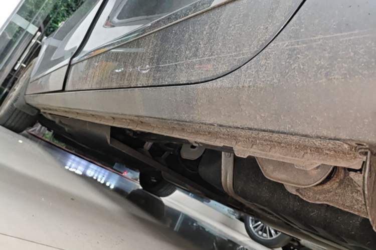 Used Buick GL8 2021 Land Cruiser Executive Class 652T Prestige Edition with Welfare Features Left Side Sill