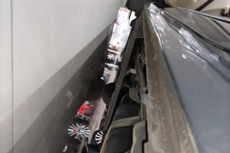 Used Buick GL8 2021 Land Cruiser Executive 652T Premium Model Left Side Sill