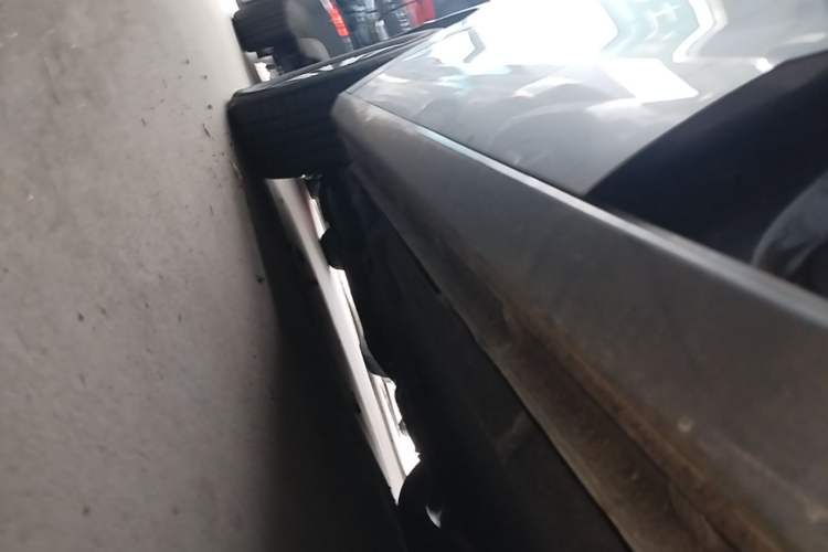 Used Buick GL8 2021 Land Cruiser Executive Class 652T Comfort Model Left Side Sill