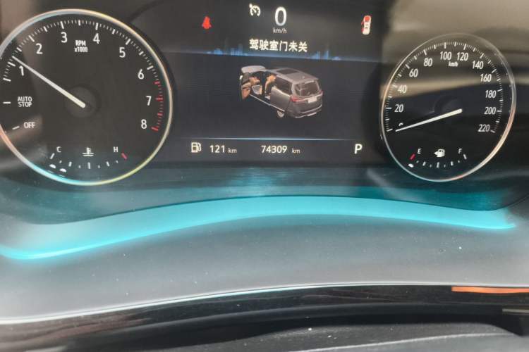 Used Buick GL8 2021 Land Cruiser Executive Class 652T Luxury Model Odometer Close Up