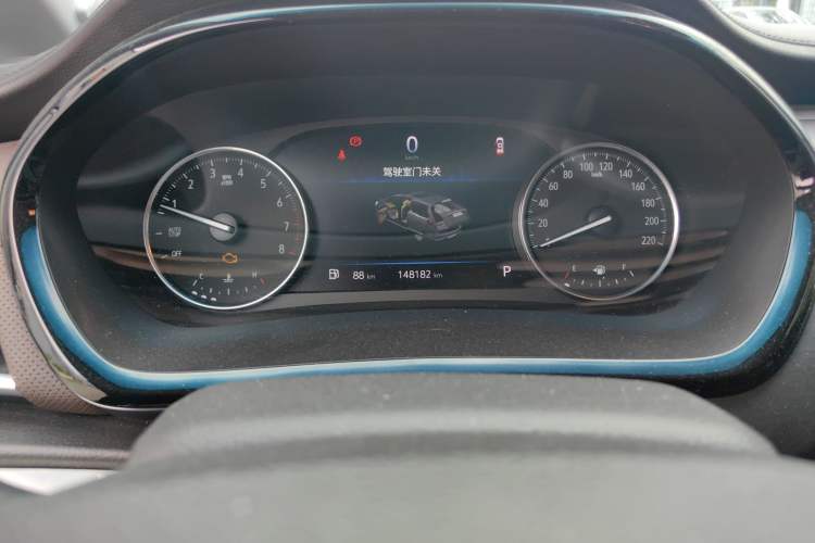 Used Buick GL8 2021 Land Cruiser Executive Class 652T Luxury Model Odometer Close Up