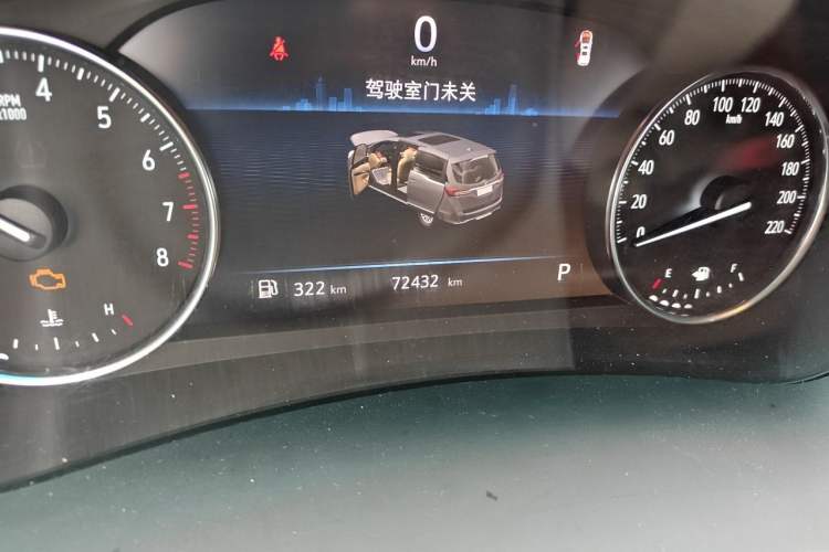 Used Buick GL8 2021 Land Cruiser Executive Class 652T Comfort Model Odometer Close Up
