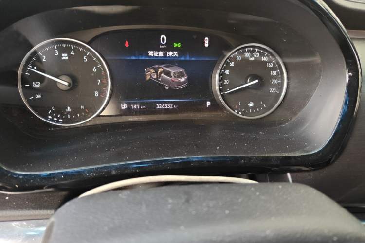 Used Buick GL8 2021 Land Cruiser Executive Class 652T Comfort Model Odometer Close Up