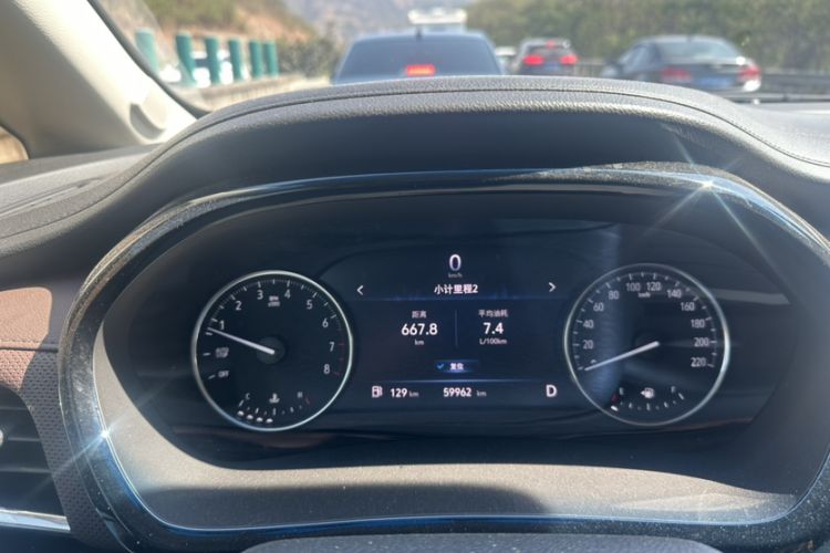 Used Buick GL8 2021 Land Cruiser Executive Class 652T Comfort Model Odometer Close Up