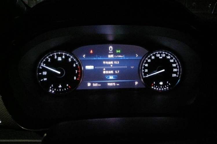 Used Buick GL8 2021 Land Cruiser Executive Class 652T Comfort Model Odometer Close Up