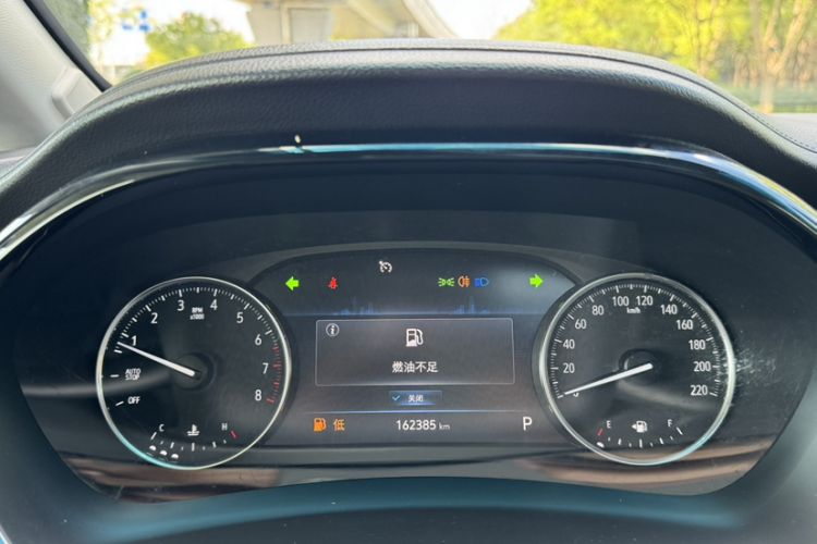 Used Buick GL8 2021 Land Cruiser Executive Class 652T Luxury Model Odometer Close Up