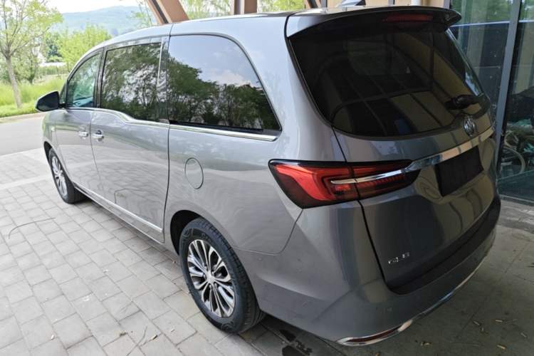 Used Buick GL8 2021 Land Cruiser Executive Class 652T Luxury Model Rear Left 45 Deg