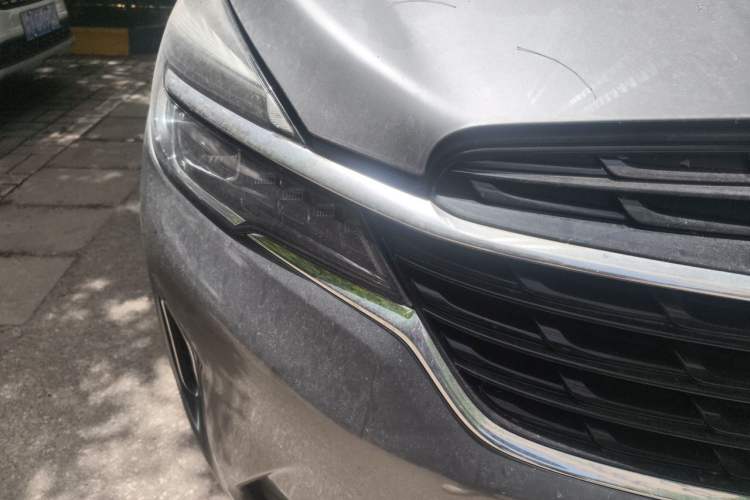 Used Buick GL8 2021 Land Cruiser Executive Class 652T Luxury Model Right Front Headlight