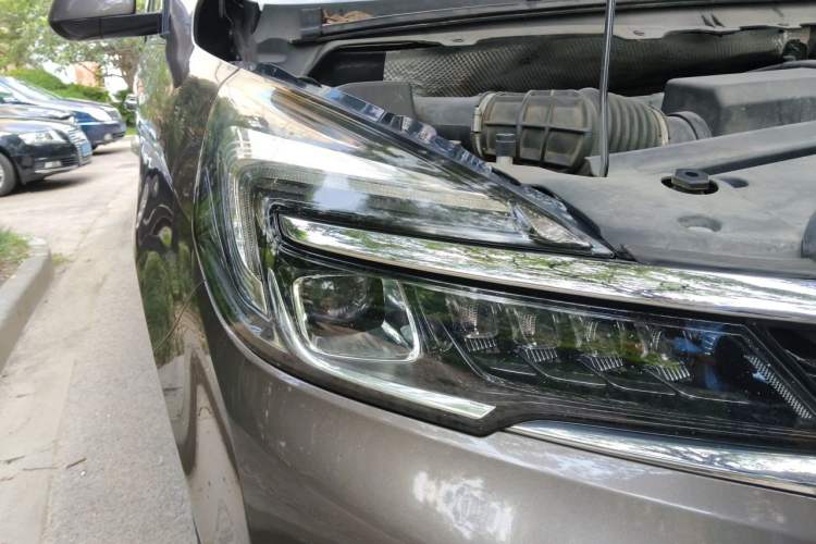 Used Buick GL8 2021 Land Cruiser Executive Class 652T Luxury Model Right Front Headlight