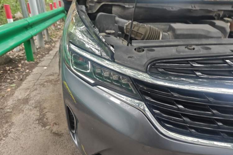 Used Buick GL8 2021 Land Cruiser Executive Class 652T Luxury Model Right Front Headlight