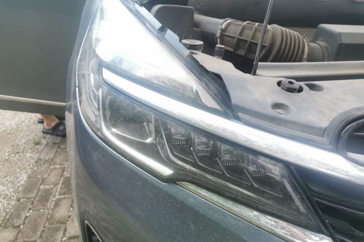 Used Buick GL8 2021 Land Cruiser Executive Class 652T Smart Luxury Model Right Front Headlight