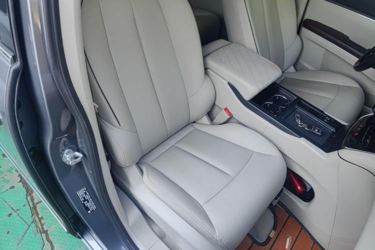 Used Buick GL8 2021 Land Cruiser Executive 652T Premium Model Right Front Seat