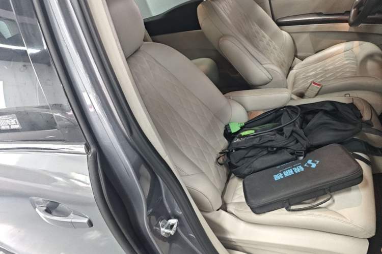 Used Buick GL8 2021 Land Cruiser Executive Class 652T Comfort Model Right Front Seat